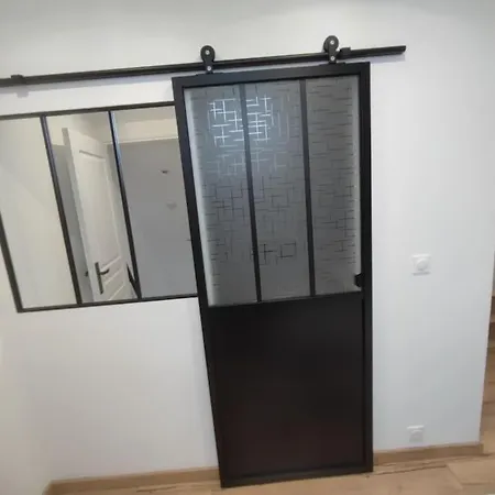 Logement Independant Entre Le Mans Et La Fleche Apartment *