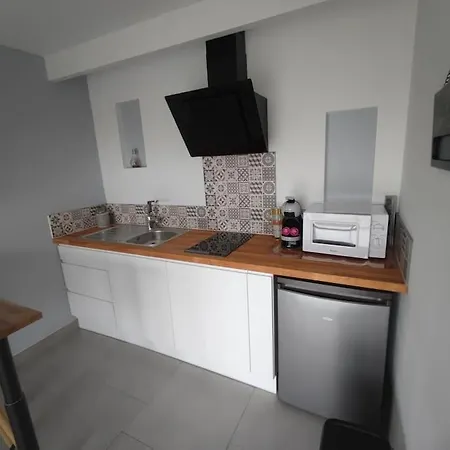 Logement Independant Entre Le Mans Et La Fleche アパート